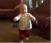Video/EmilieJonathan/20200921-EmiliePremierPas.mp4