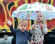 Video/EmilieJonathan/20230827-MiliJojo-Parapluie.mp4